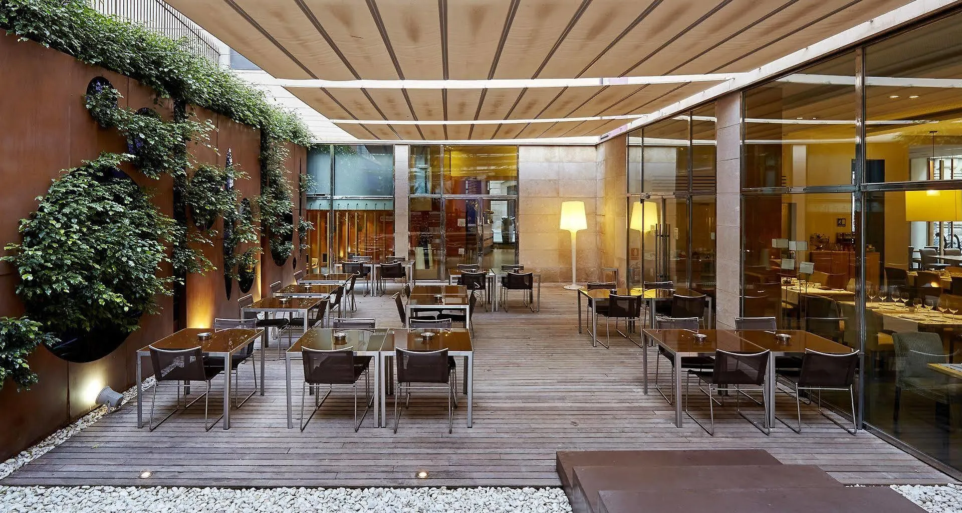 Hotel Barcelona Catedral 4*,